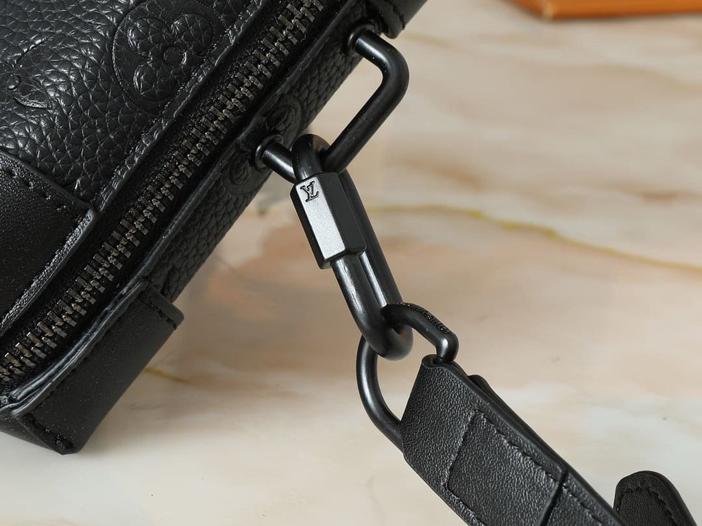 Louis Vuitton M80224 Soft Trunk Punge