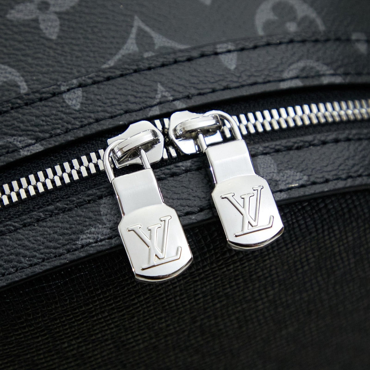 Louis Vuitton M31033 Discovery Backpack
