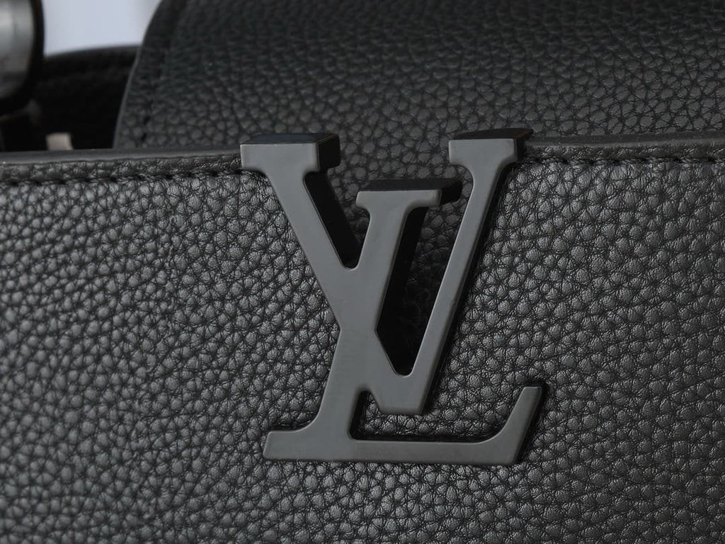 Louis Vuitton M23955 Capucines East-West Mini