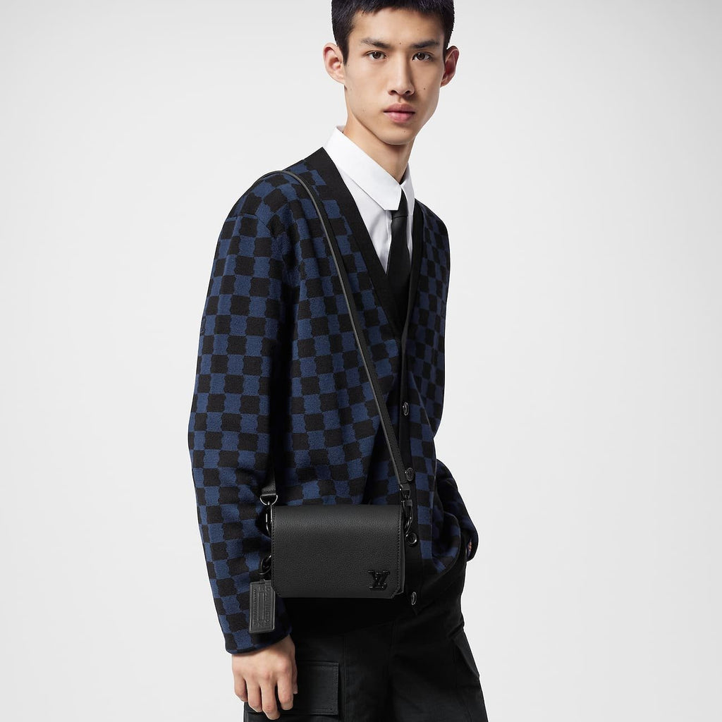 Louis Vuitton M82085 Fastline Wearable Punge