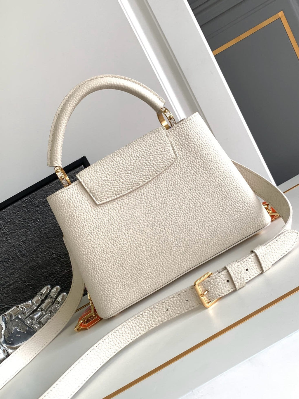 Louis Vuitton M24684 CAPUCINES BB BAG