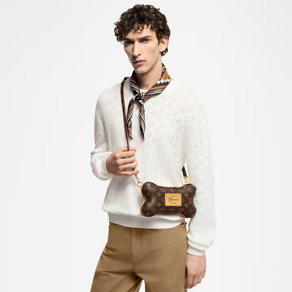 Louis Vuitton M12615 Bone Wearable Punge