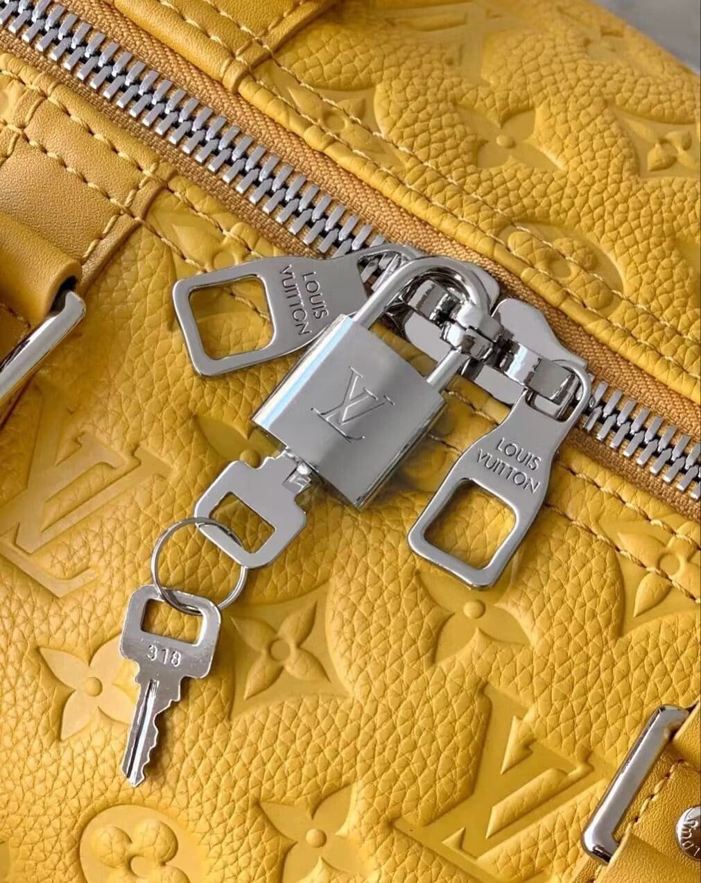 Louis Vuitton M23748 Keepall Bandoulière 50