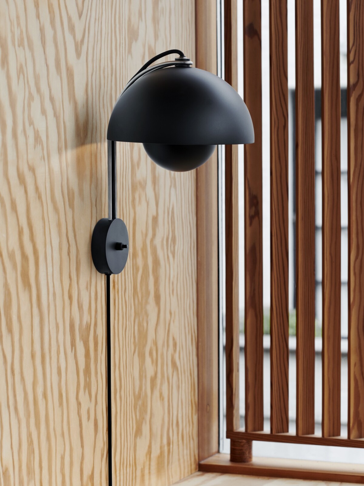Flowerpot VP8 Vegglampe