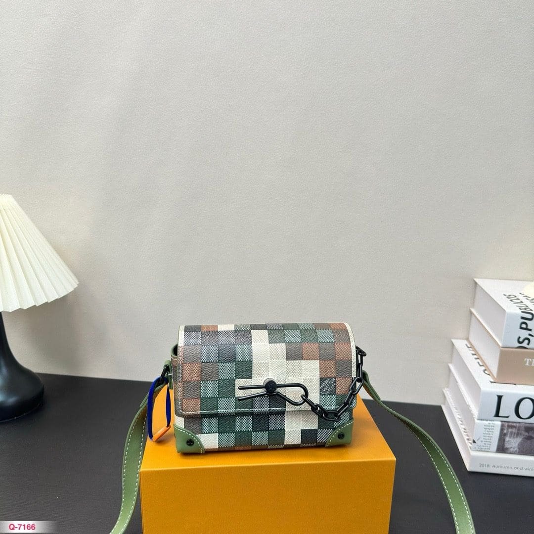 Louis Vuitton M83172 Steamer Wearable Punge