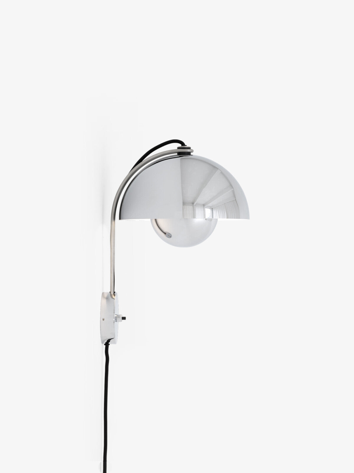 Flowerpot VP8 Vegglampe