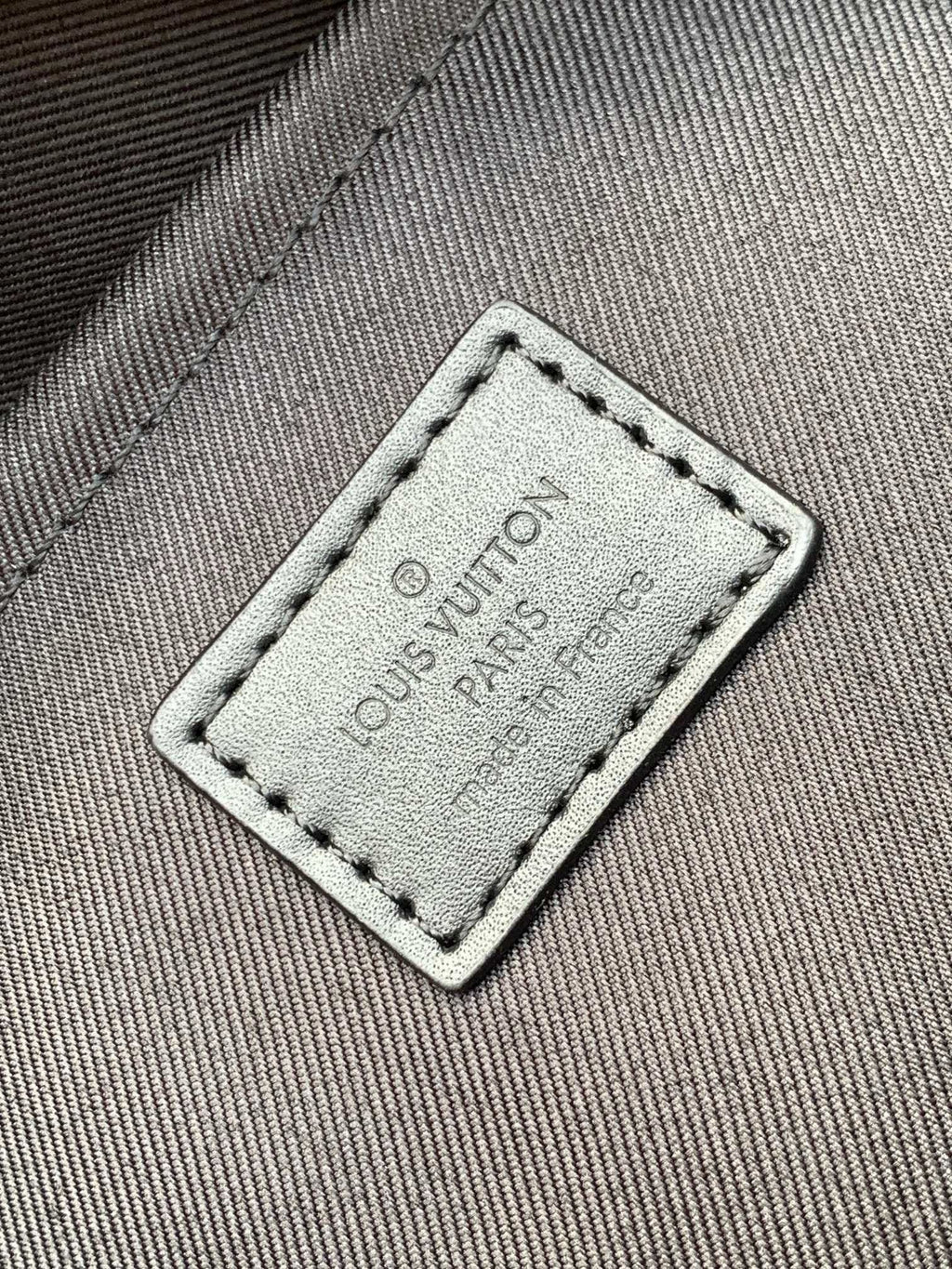 Louis Vuitton M58489 S Lock Messenger