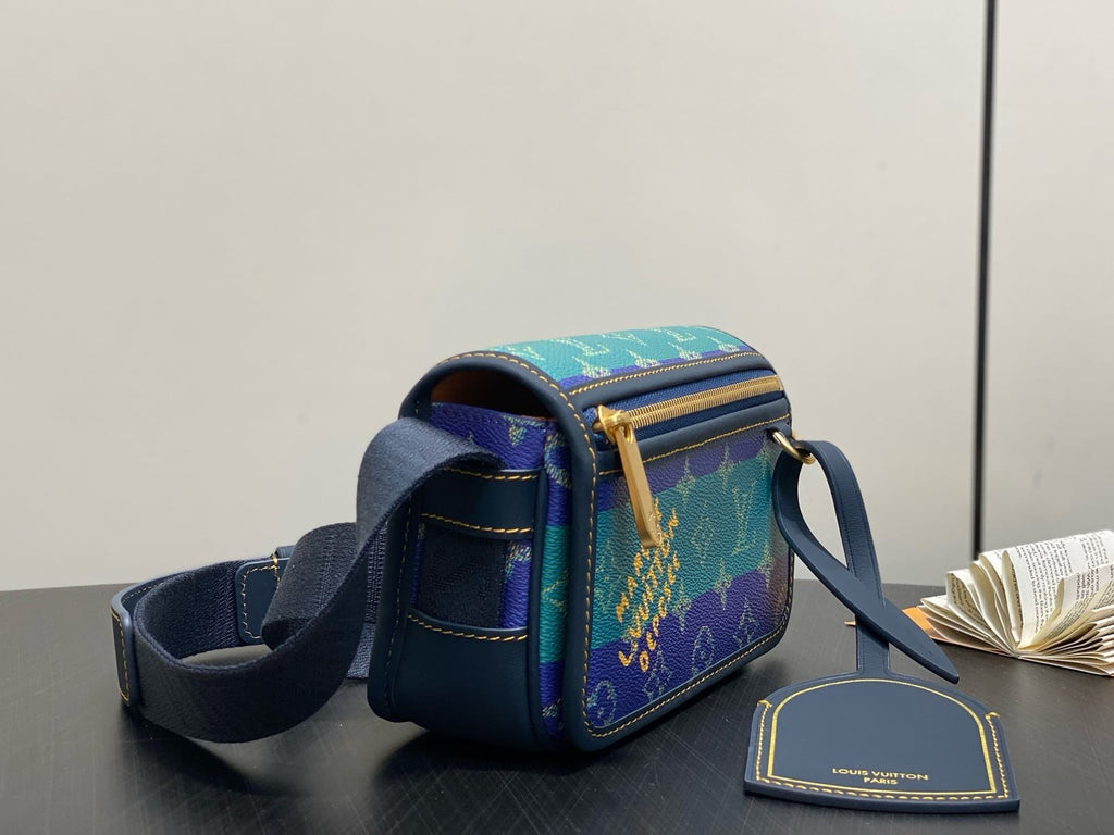 Louis Vuitton M15173 Bosphore Wearable Punge