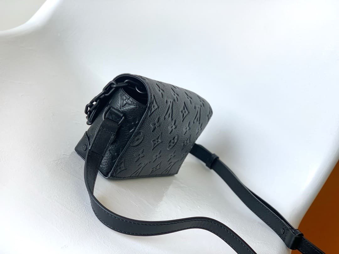 Louis Vuitton M81746 Steamer Wearable Punge