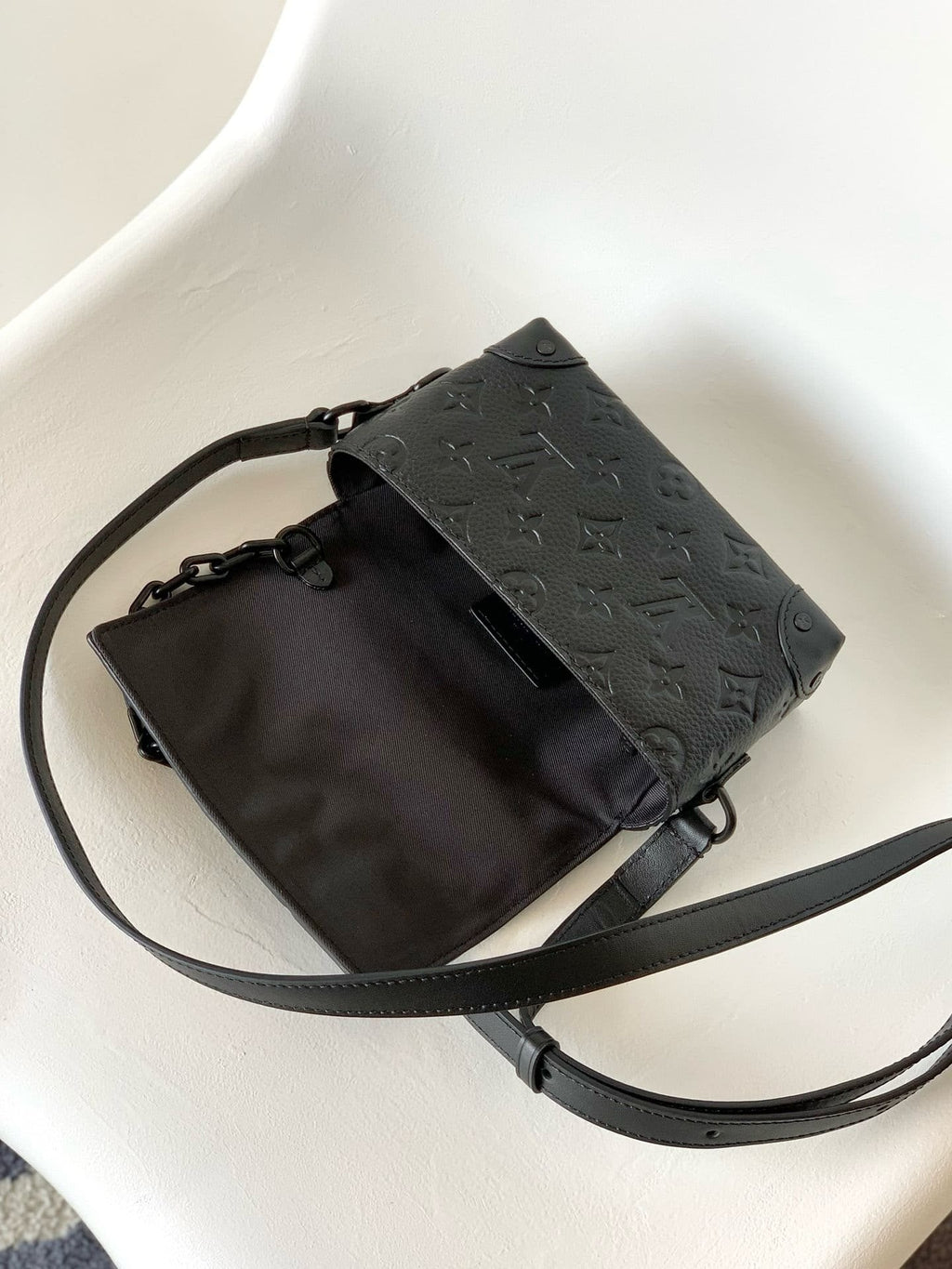 Louis Vuitton M81746 Steamer Wearable Punge