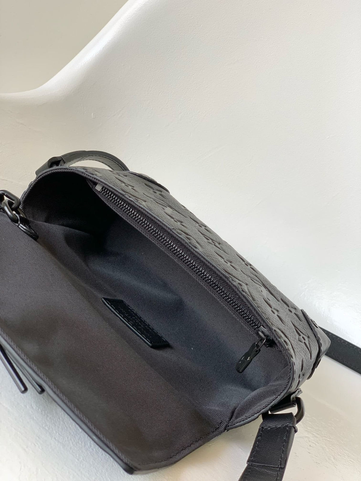 Louis Vuitton M81746 Steamer Wearable Punge