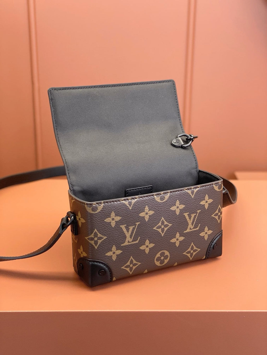 Louis Vuitton M83613 Steamer Wearable Punge