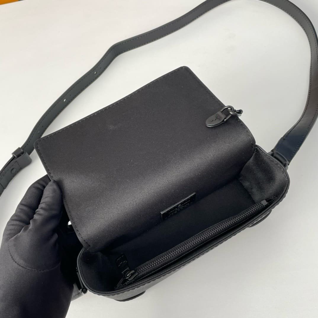 Louis Vuitton M81783 Steamer Wearable Punge