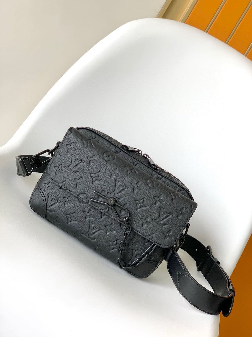 Louis Vuitton M23742 Steamer Messenger