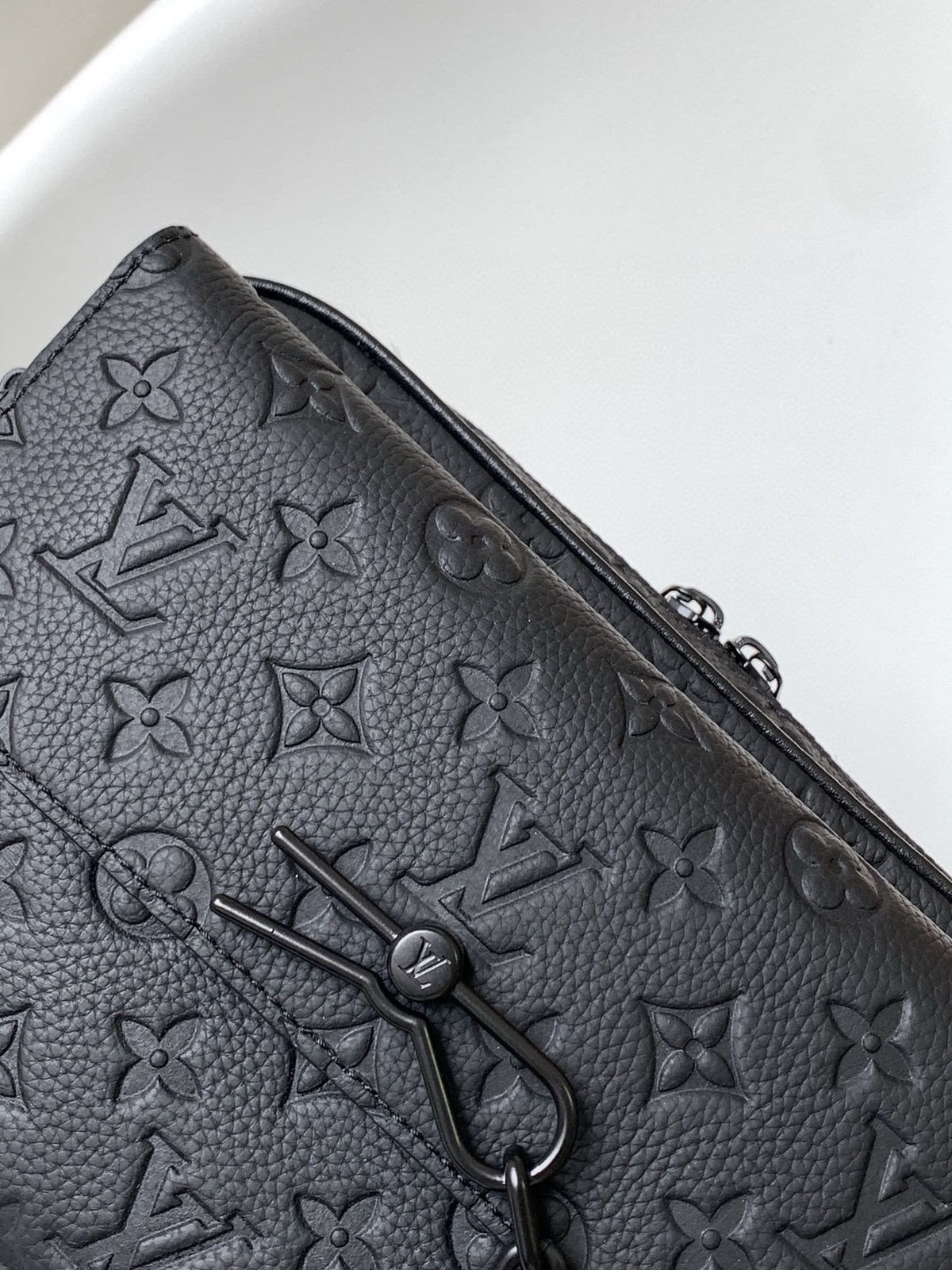 Louis Vuitton M23742 Steamer Messenger