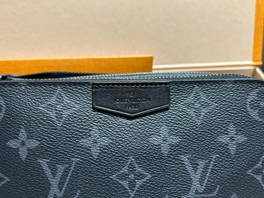 Louis Vuitton M80741 Alpha Wearable Punge