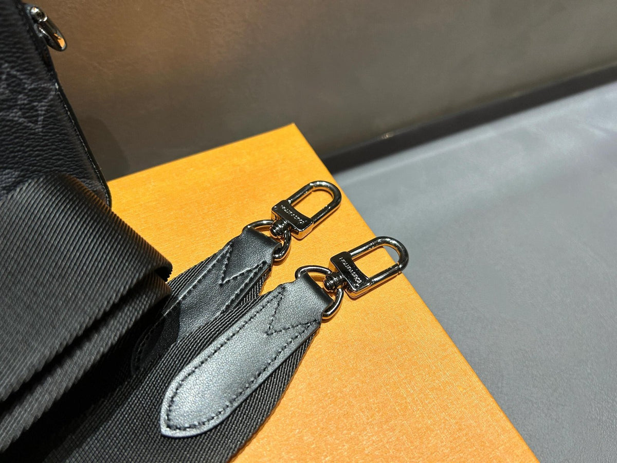 Louis Vuitton M80741 Alpha Wearable Punge