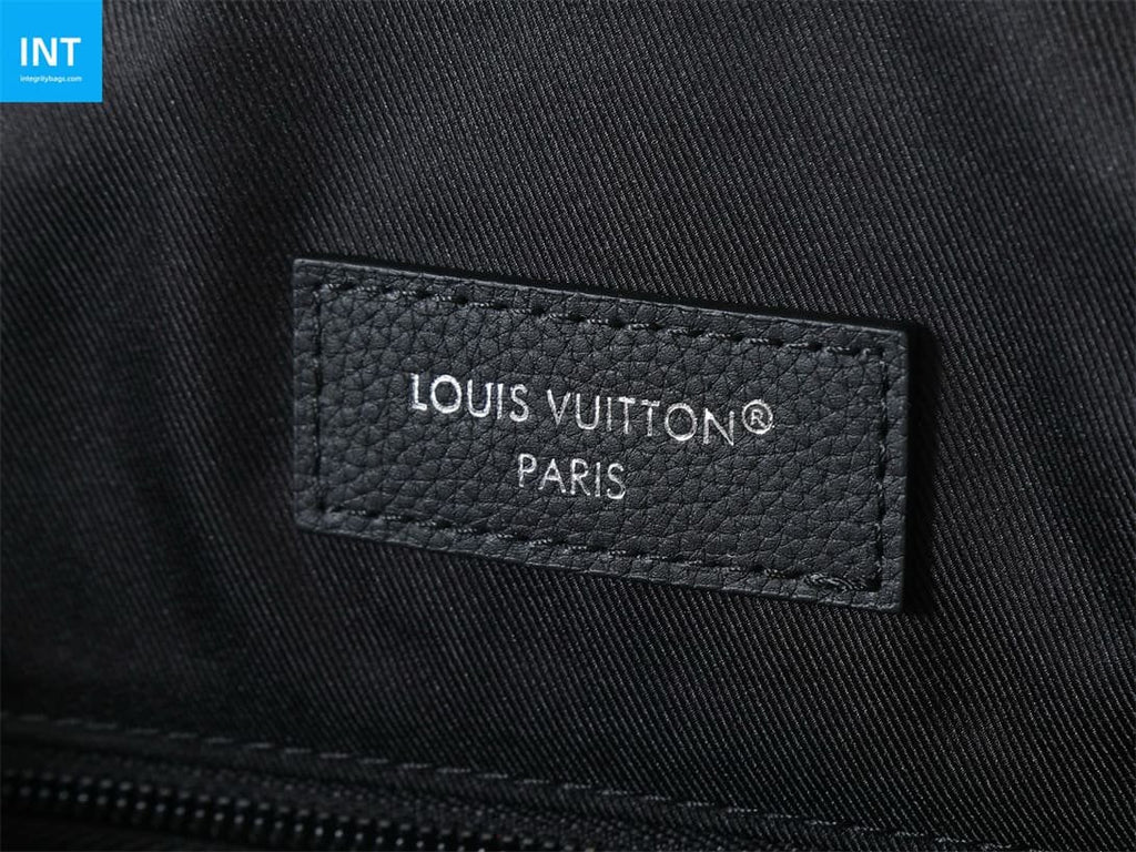 Louis Vuitton M14952 Christopher MM