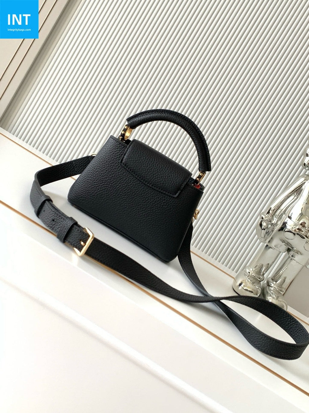 Louis Vuitton M14970 Capucines BB