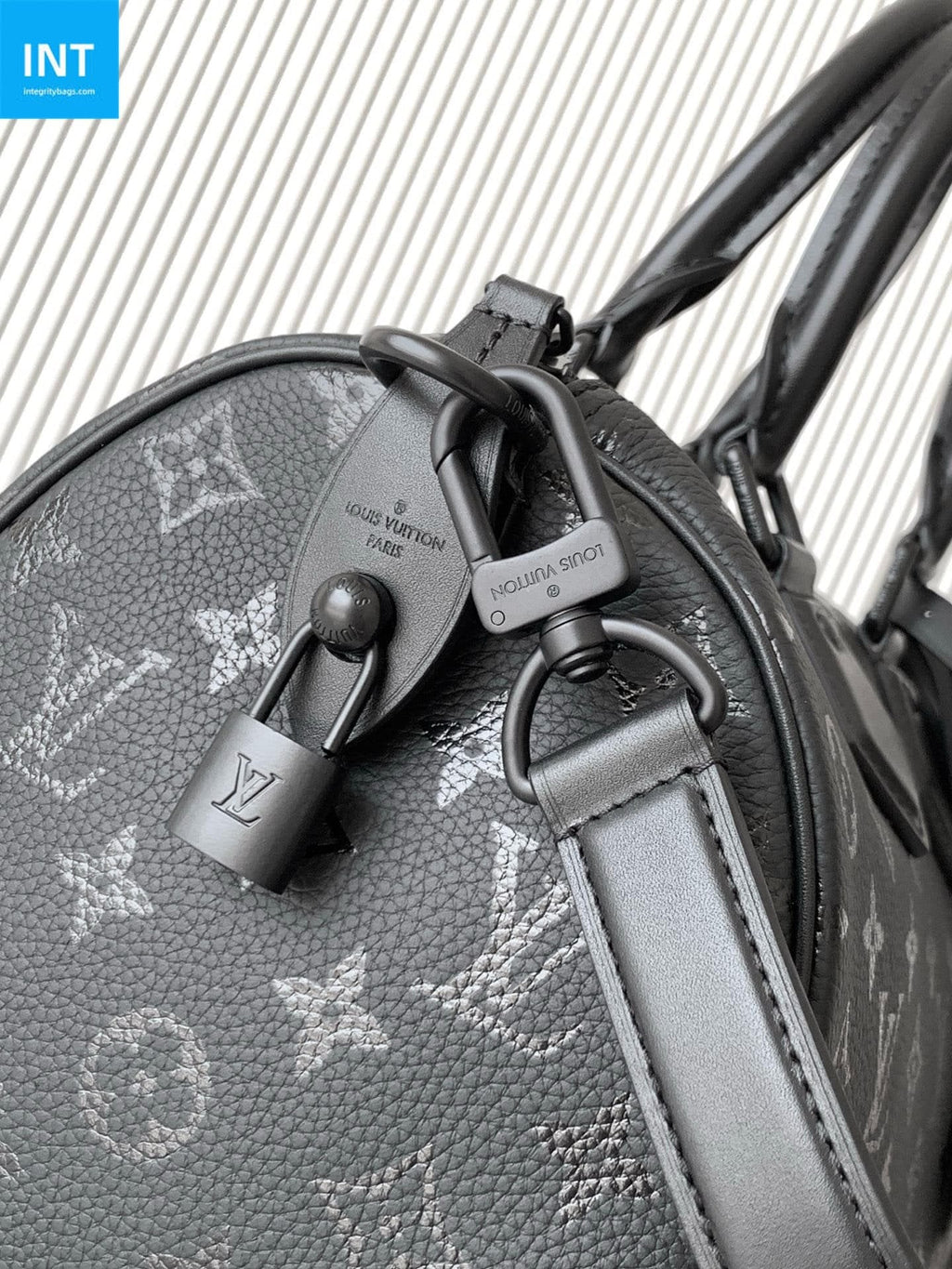 Louis Vuitton M13904 Speedy P9 Bandoulière 30