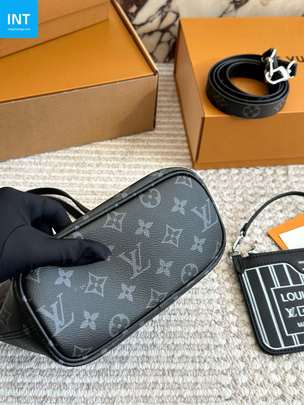 Louis Vuitton M15210 Neverfull Bandoulière Inside Out BB