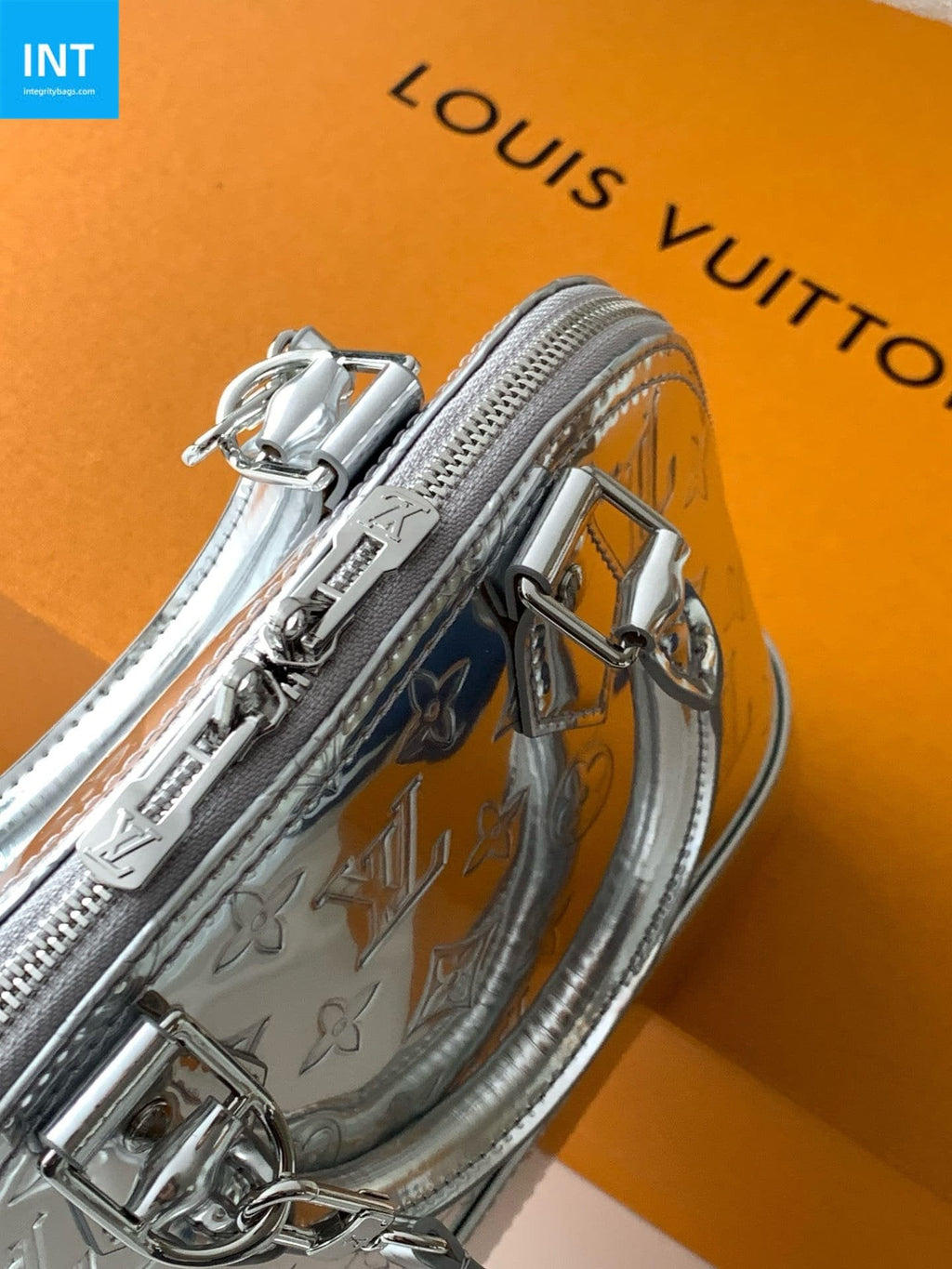 Louis Vuitton M26335 Alma BB