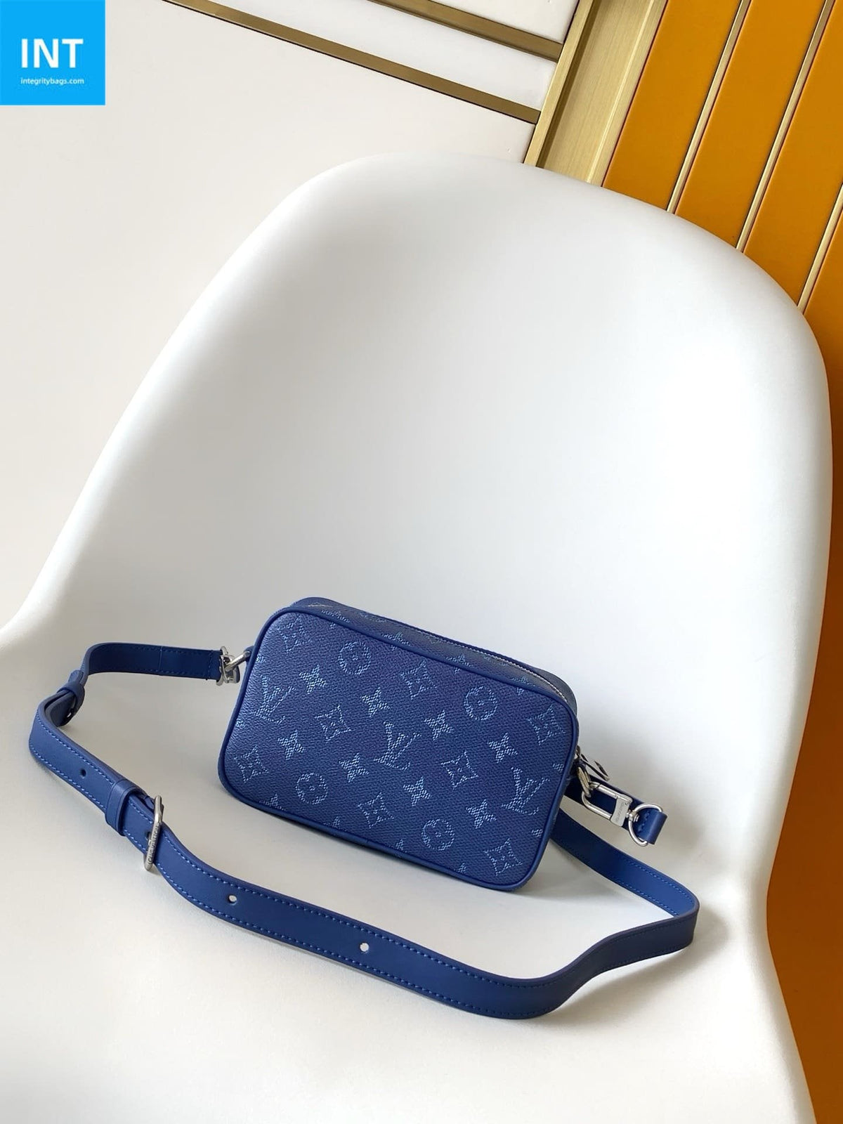Louis Vuitton M26826 Trocadéro Wearable Punge
