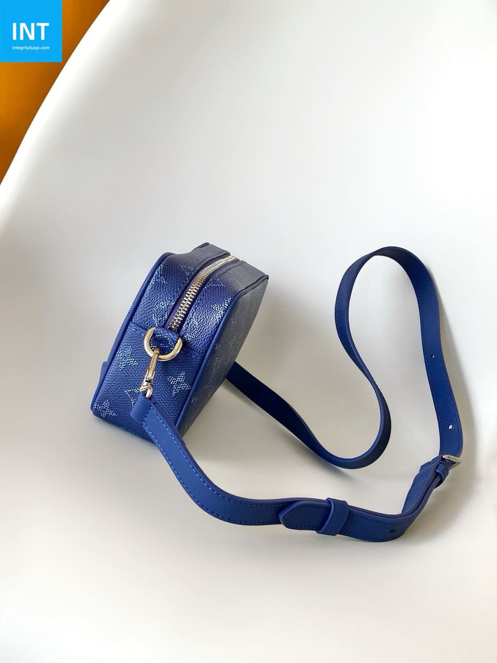 Louis Vuitton M26826 Trocadéro Wearable Punge
