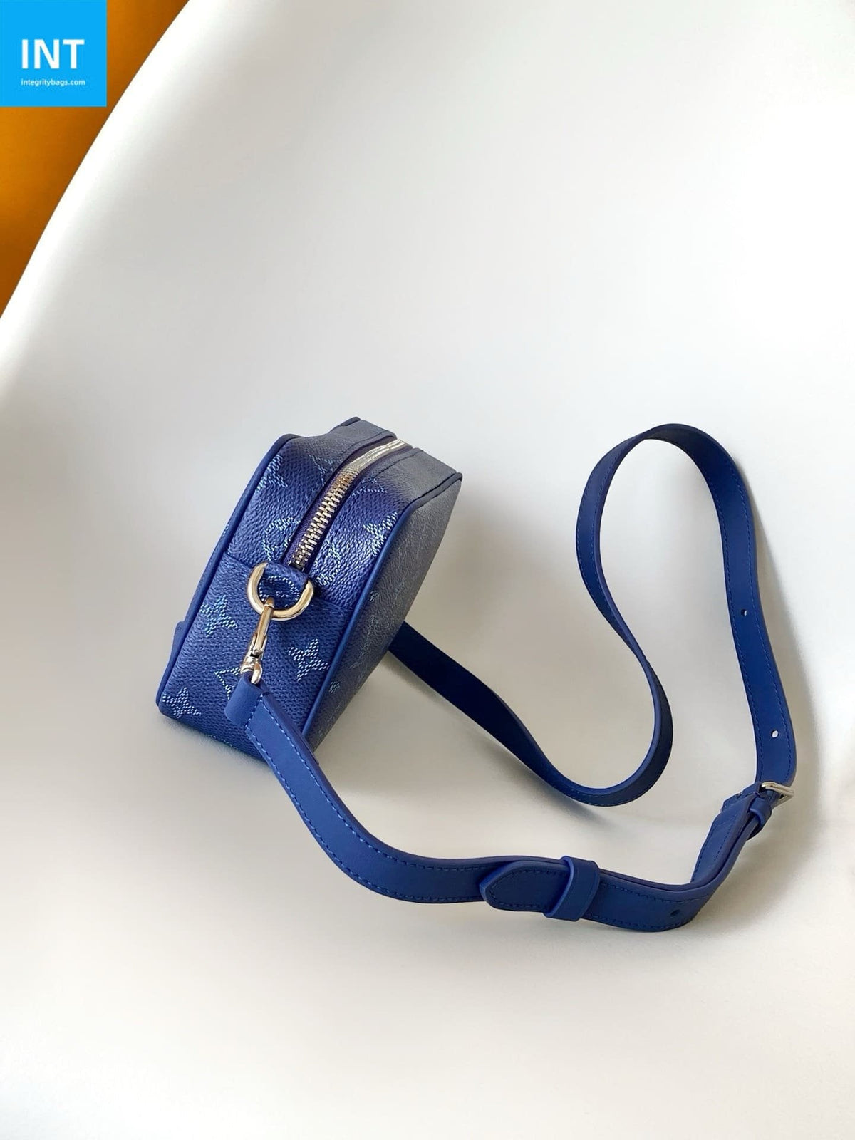 Louis Vuitton M26826 Trocadéro Wearable Punge