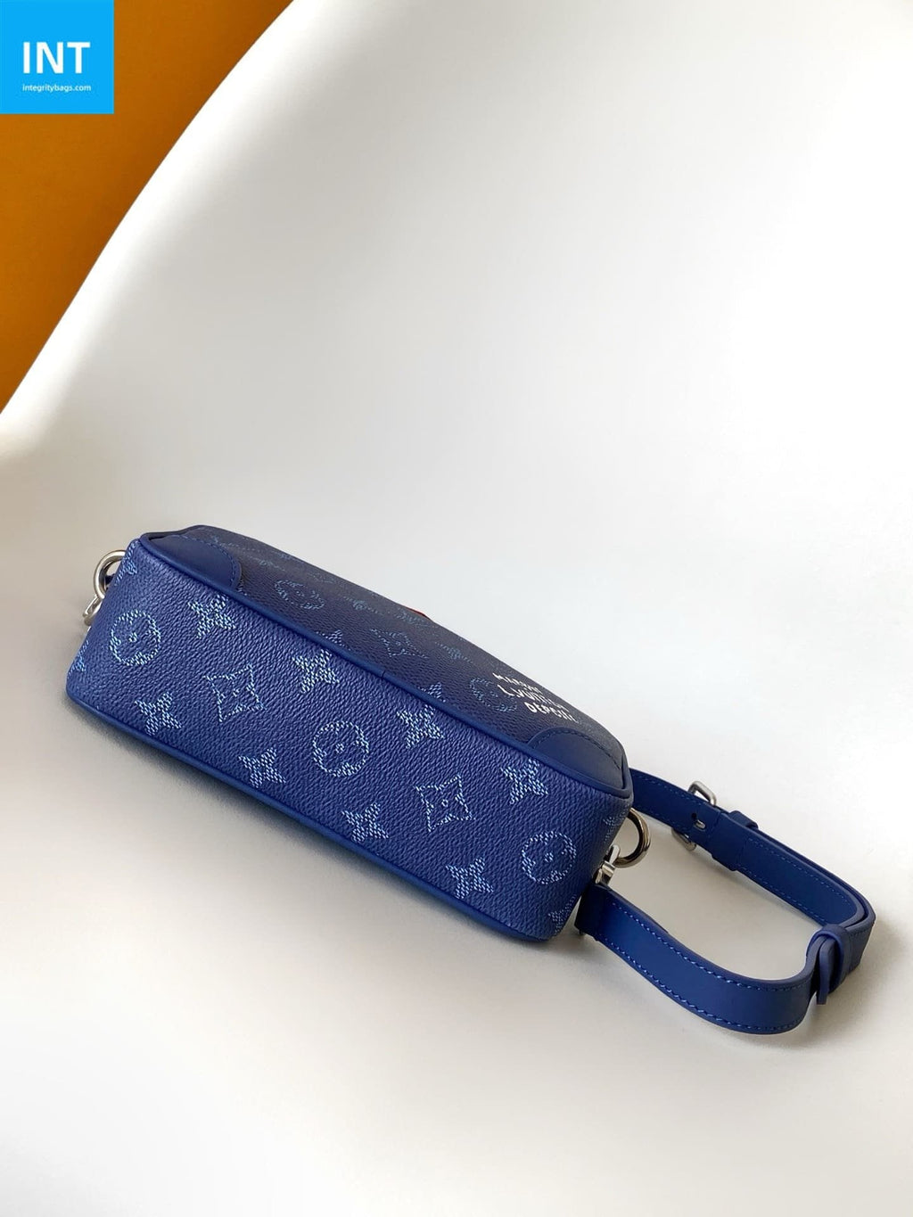 Louis Vuitton M26826 Trocadéro Wearable Punge