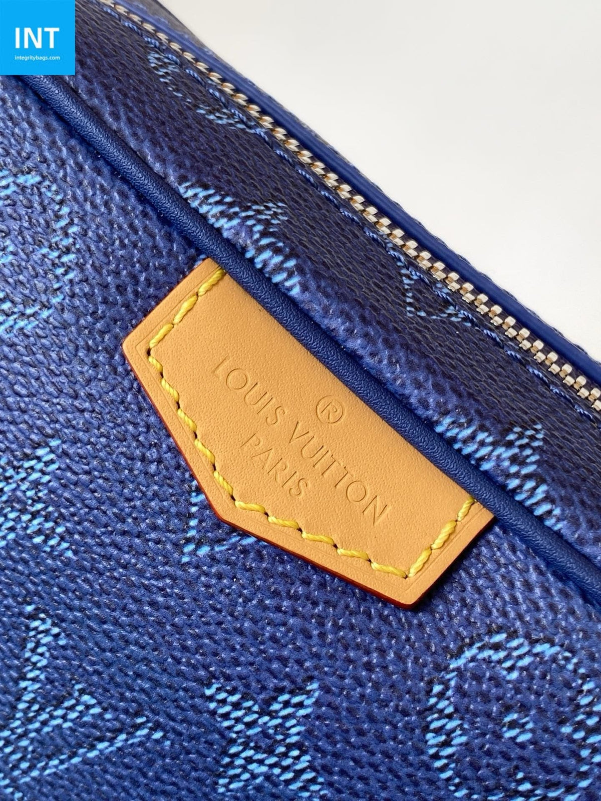 Louis Vuitton M26826 Trocadéro Wearable Punge