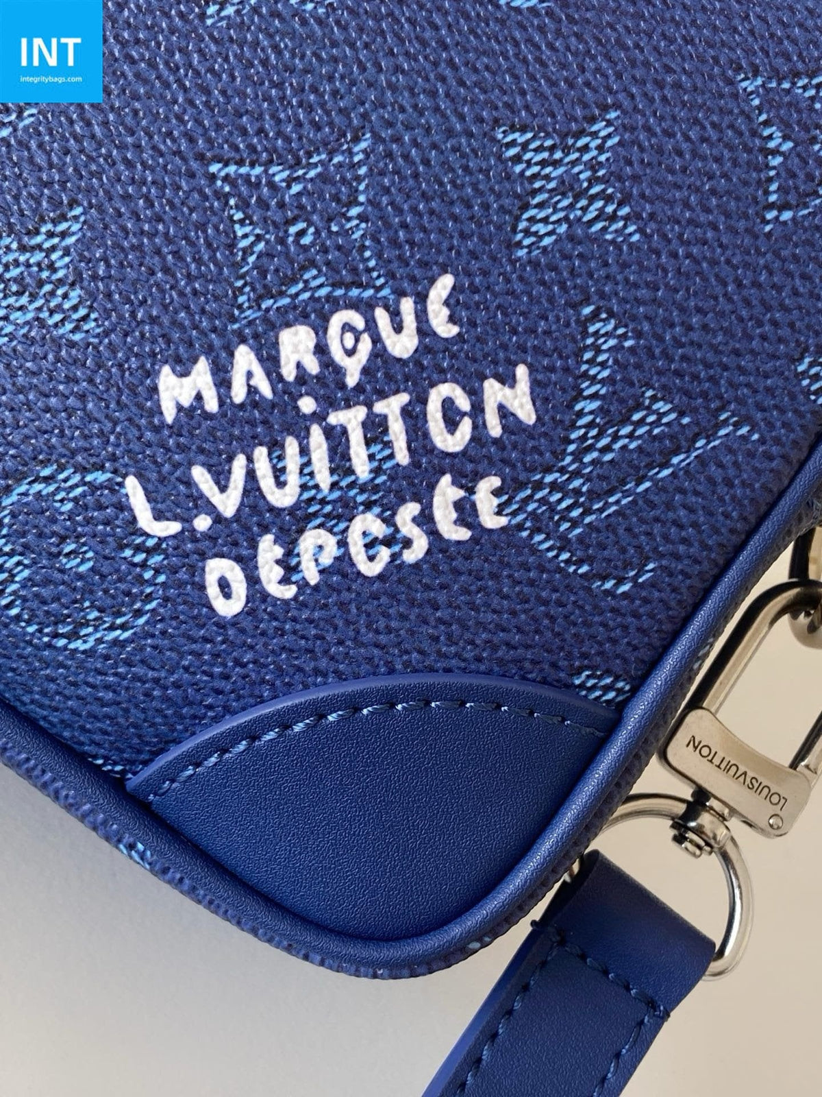 Louis Vuitton M26826 Trocadéro Wearable Punge
