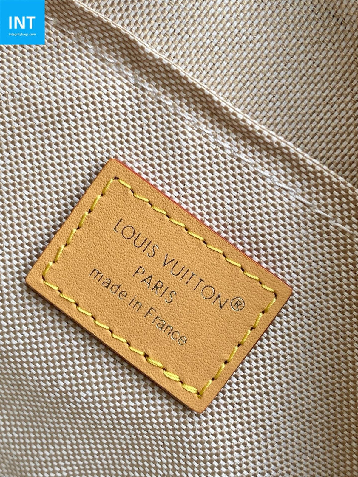 Louis Vuitton M26826 Trocadéro Wearable Punge