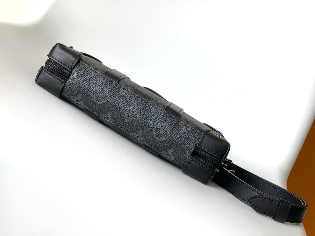 Louis Vuitton M69838 Soft Trunk Punge
