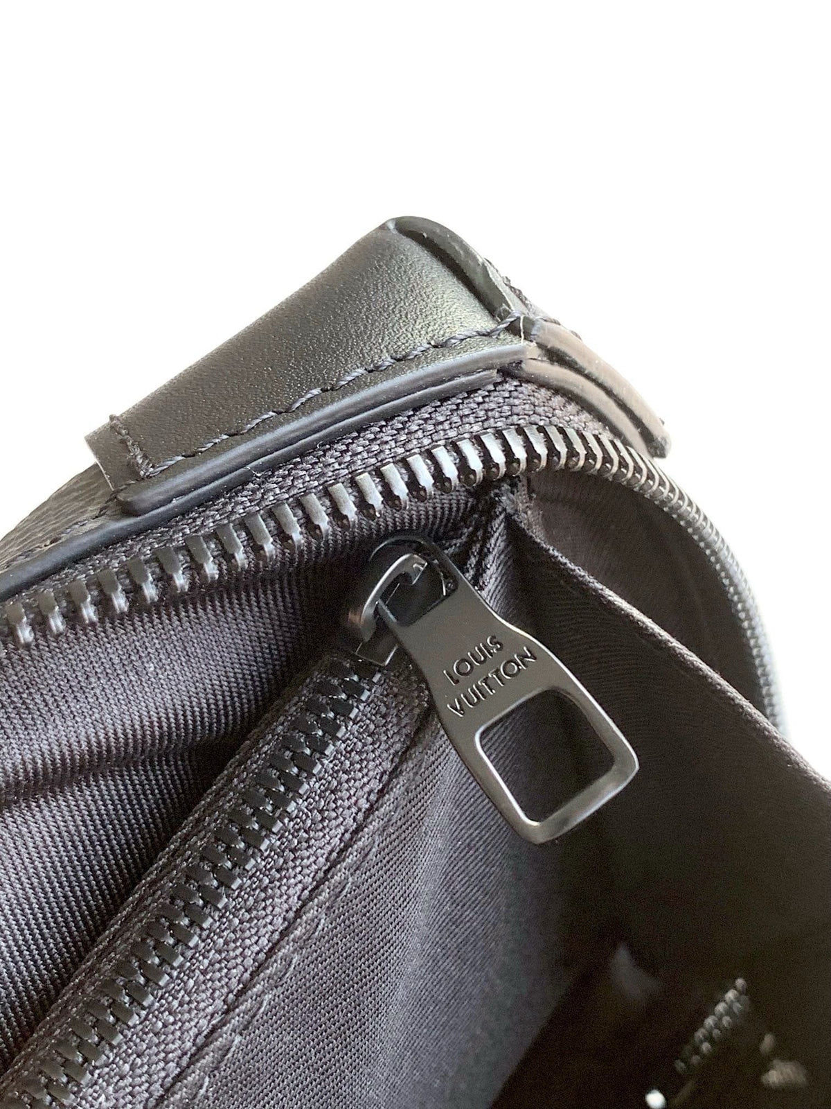 Louis Vuitton M69838 Soft Trunk Punge