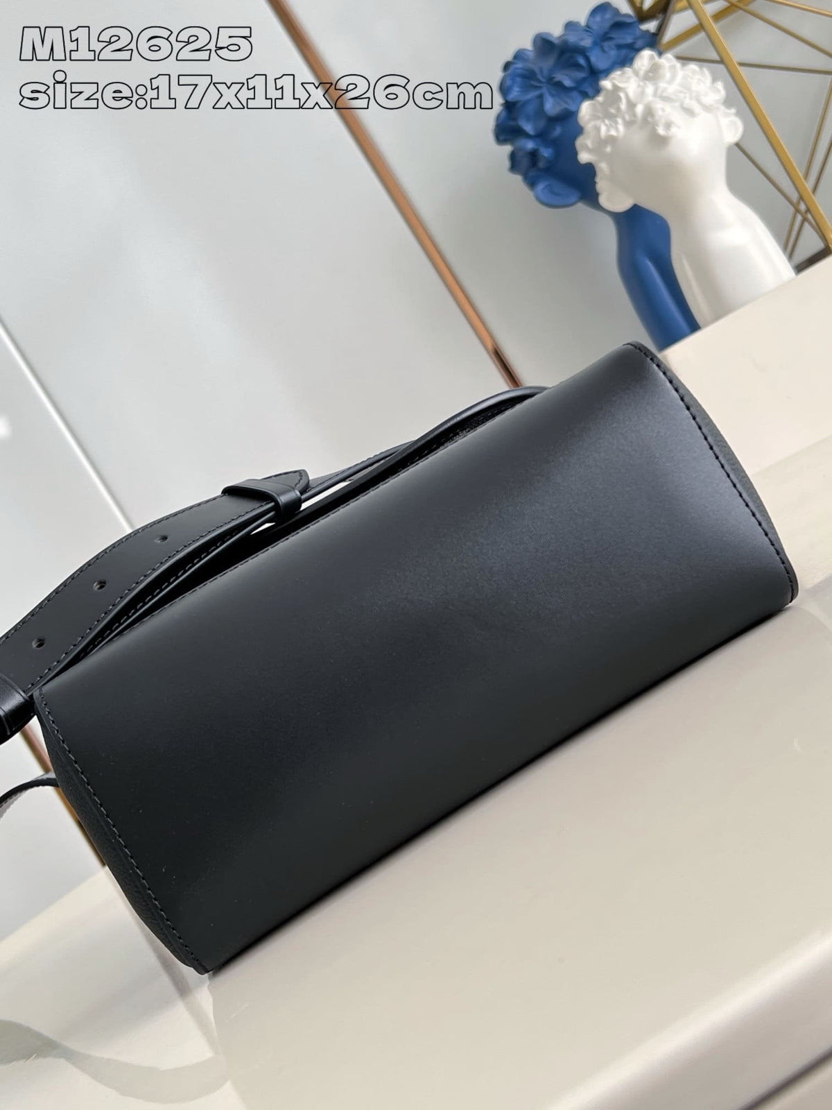 Louis Vuitton M12625 Pulse Messenger