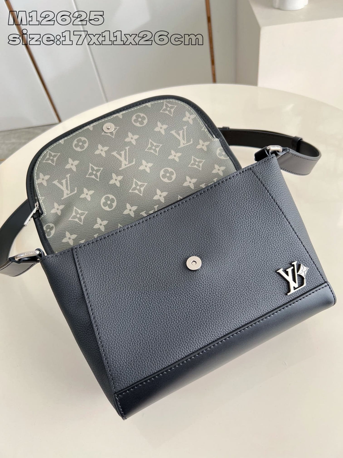 Louis Vuitton M12625 Pulse Messenger