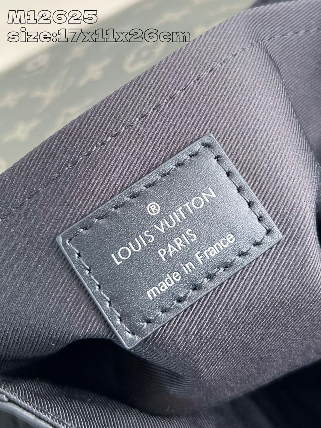 Louis Vuitton M12625 Pulse Messenger