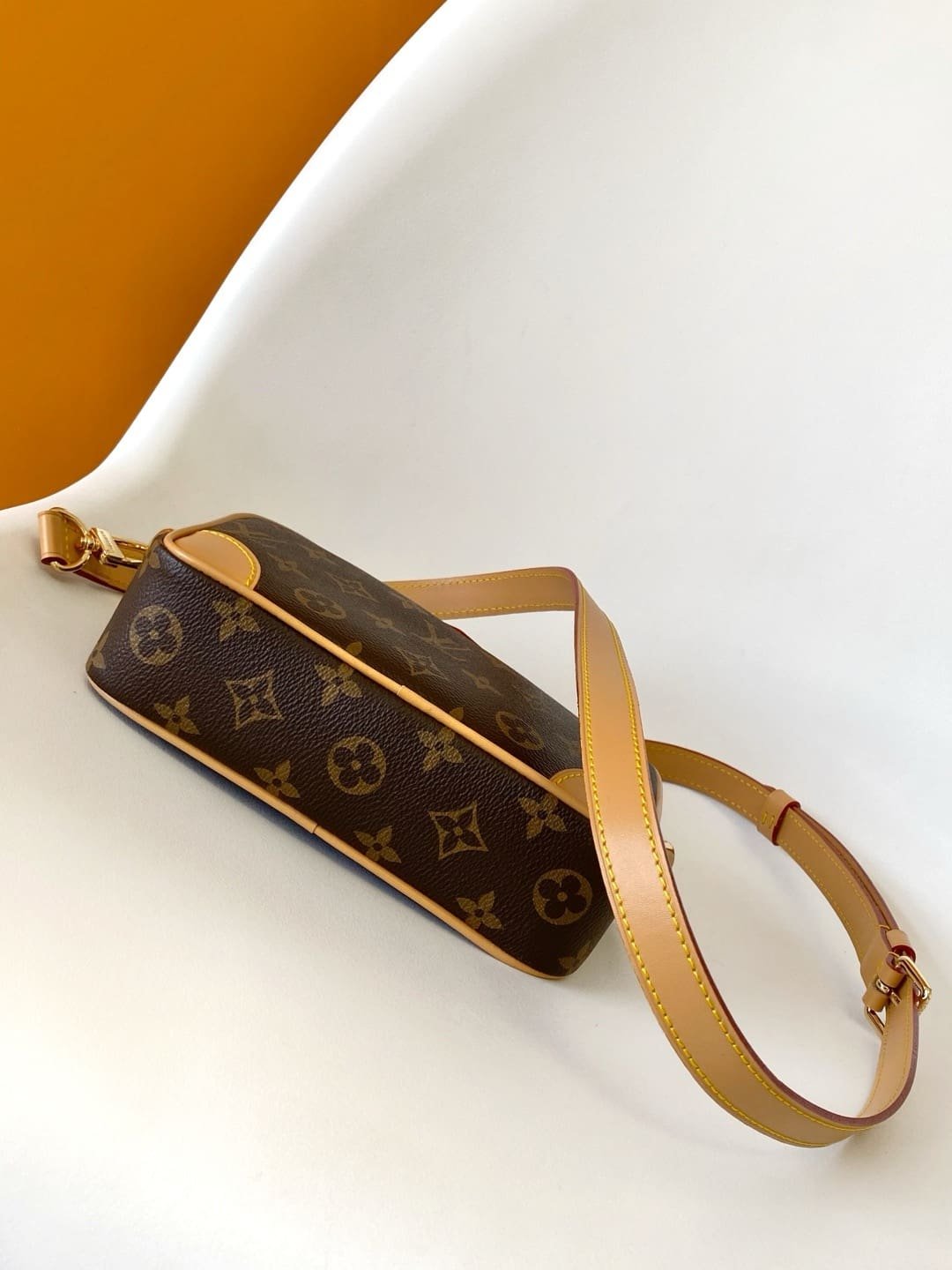 Louis Vuitton M14058 Trocadéro Wearable Punge
