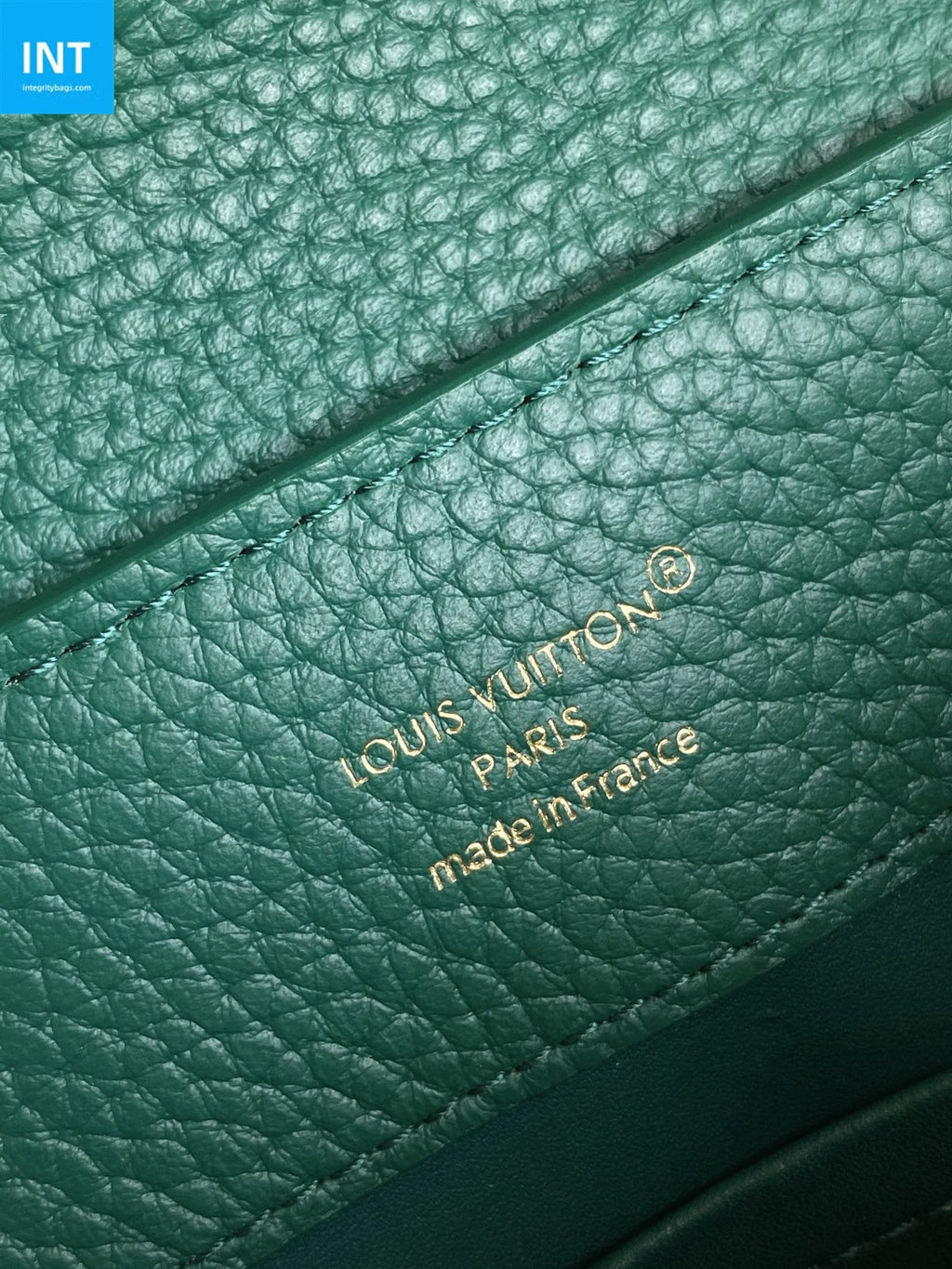 Louis Vuitton M24739 Capucines BB