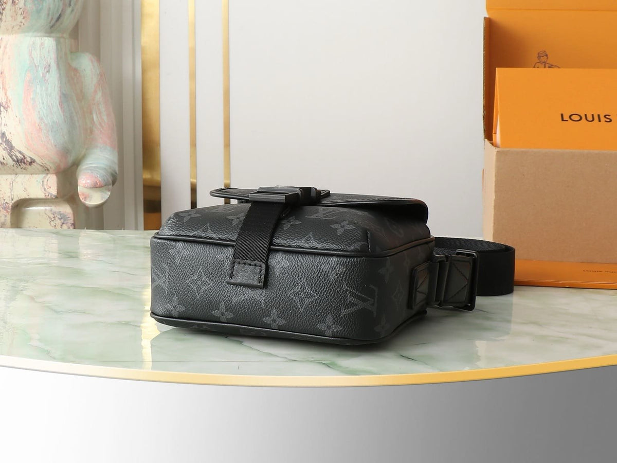 Louis Vuitton M12518 Getaway Messenger