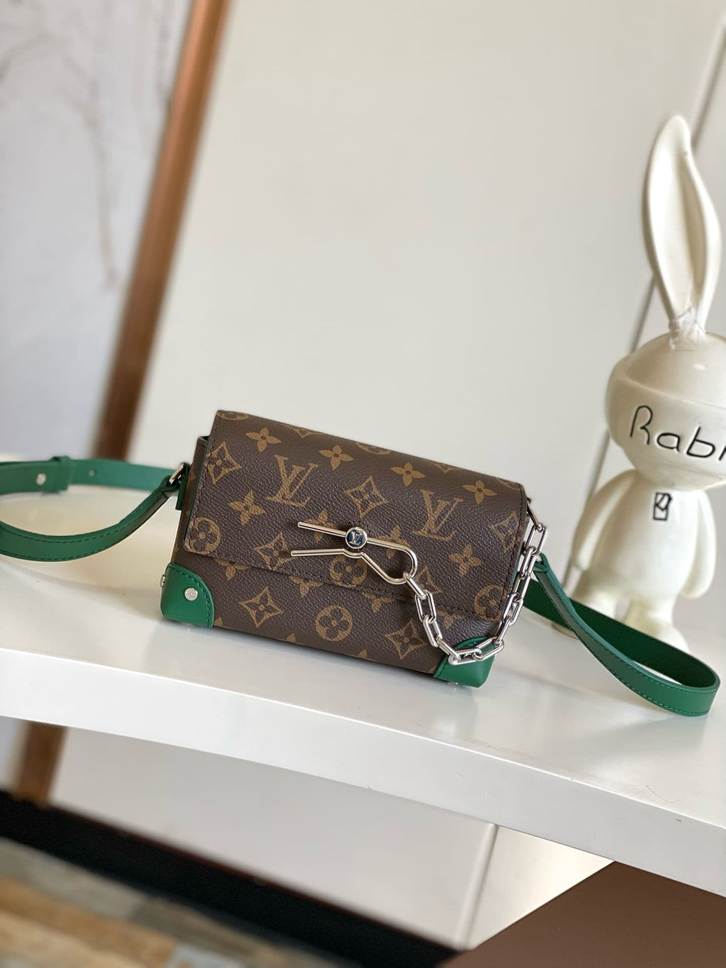 Louis Vuitton M12808 Steamer Wearable Punge