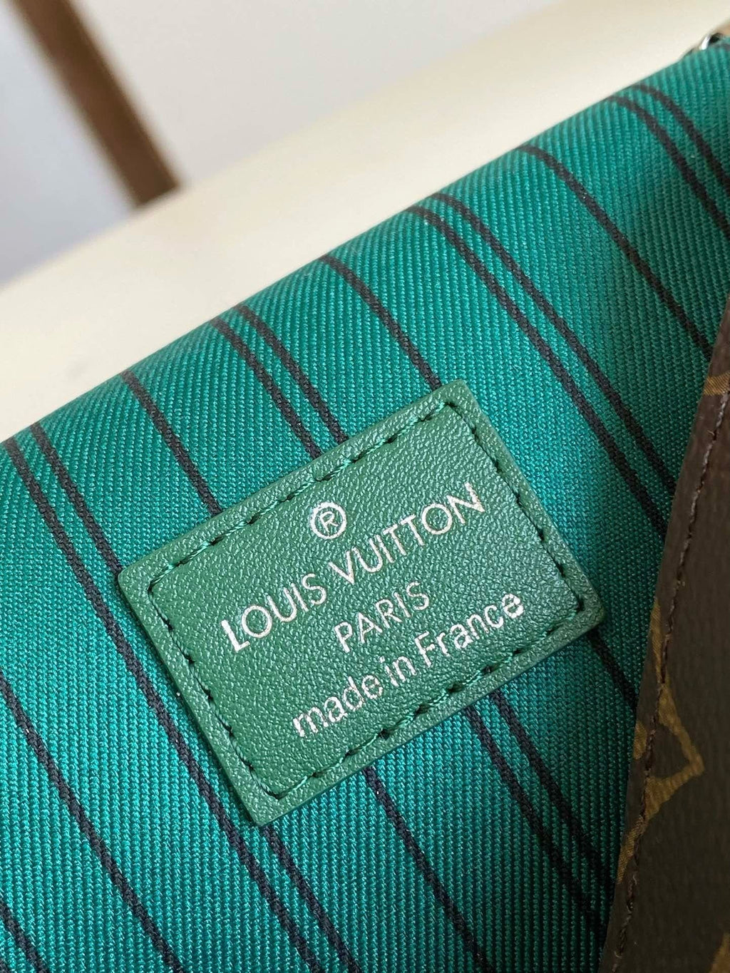 Louis Vuitton M12808 Steamer Wearable Punge