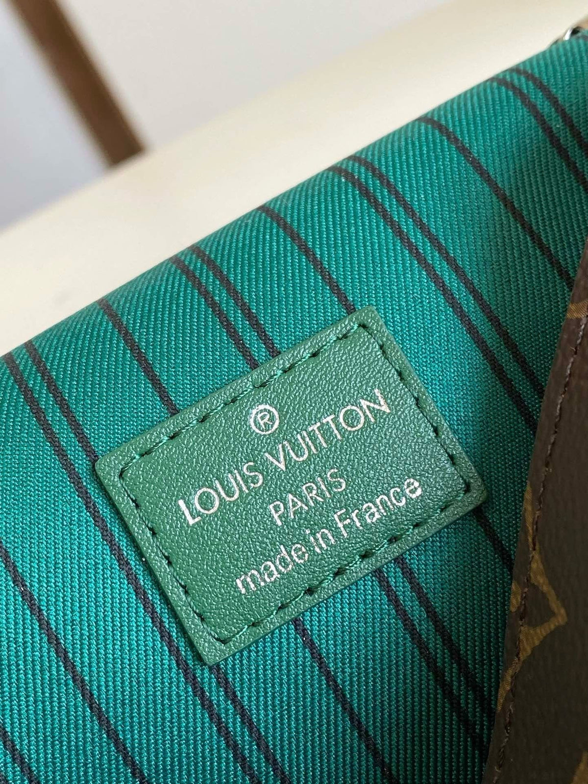 Louis Vuitton M12808 Steamer Wearable Punge