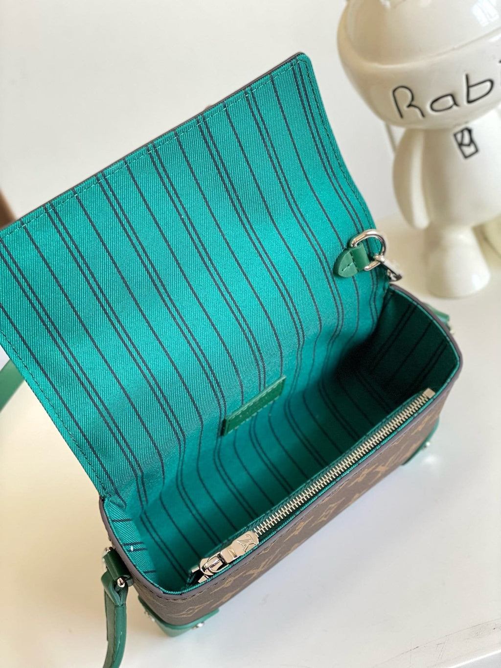 Louis Vuitton M12808 Steamer Wearable Punge