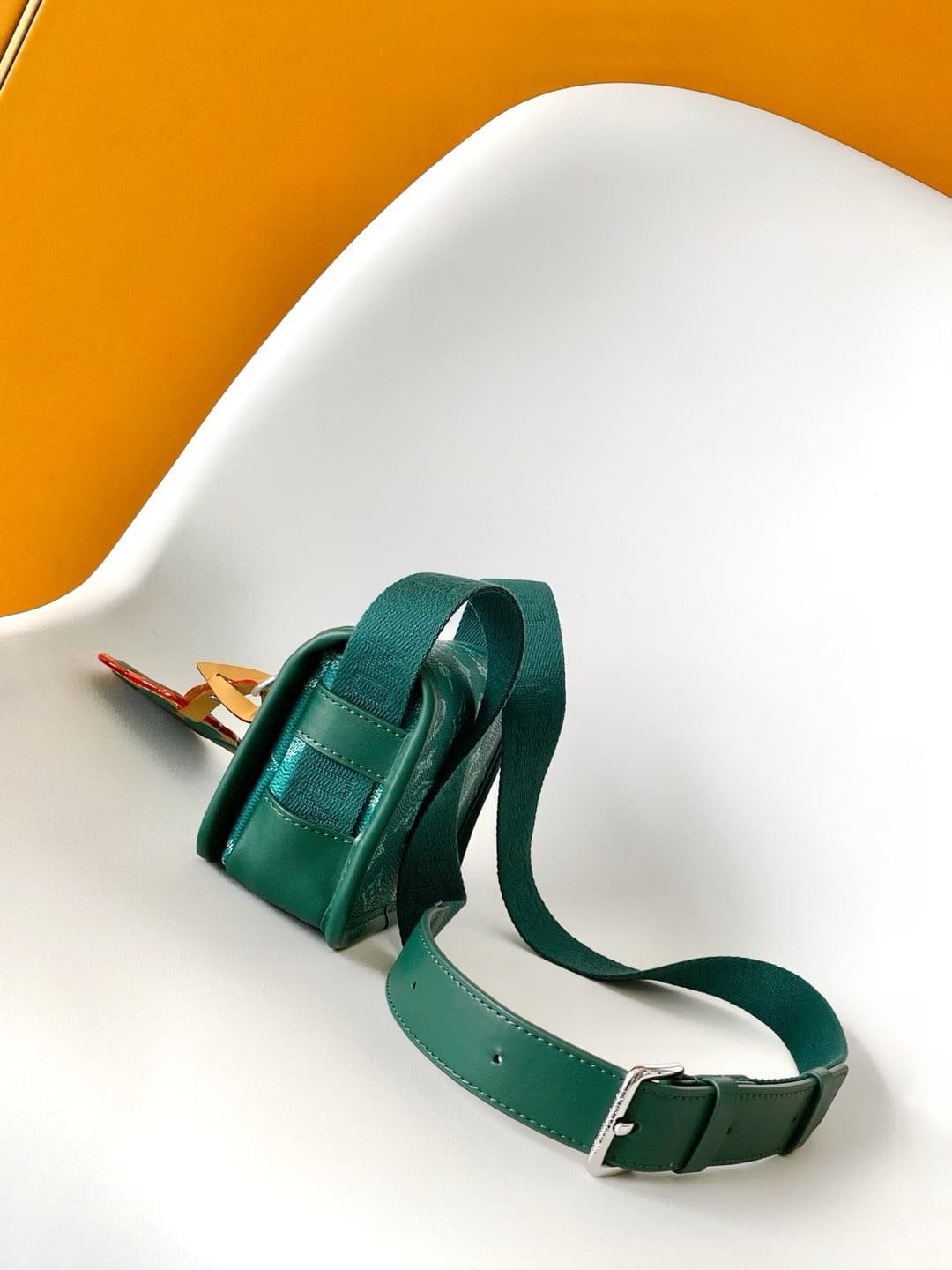 Louis Vuitton M12637 Bosphore Wearable Punge