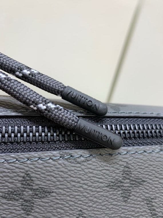 Louis Vuitton M12806 Pulse Wearable Punge