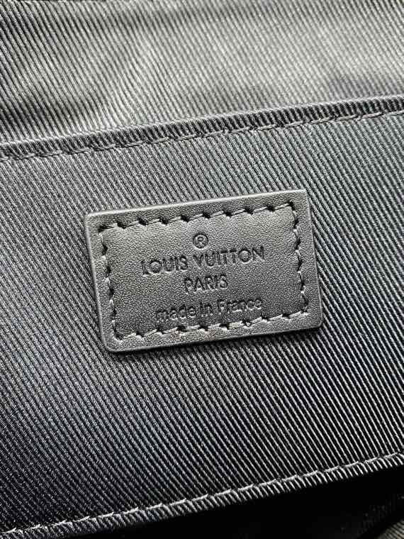 Louis Vuitton M12806 Pulse Wearable Punge