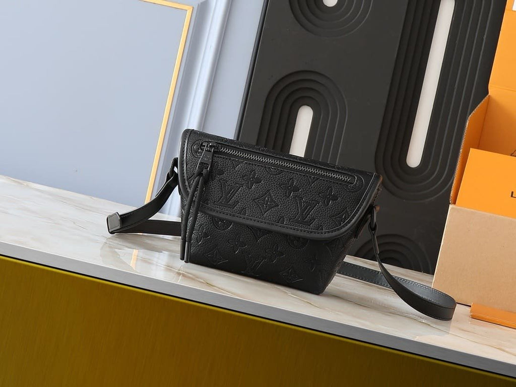 Louis Vuitton M12636 Pulse Wearable Punge