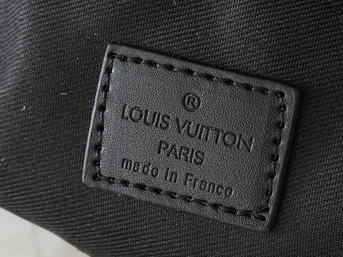 Louis Vuitton M12636 Pulse Wearable Punge